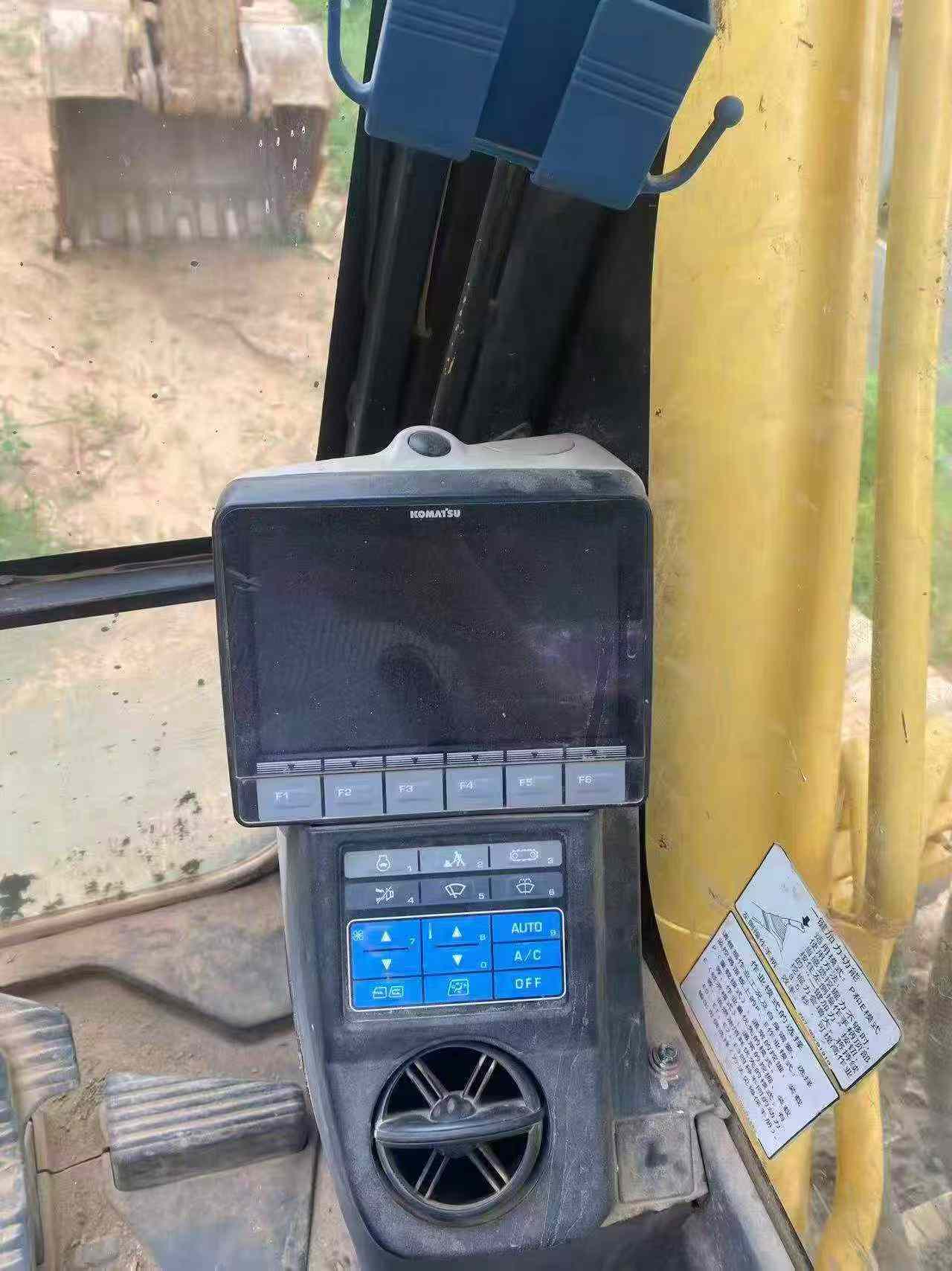 Buy Komatsu PC200 Used Excavator / 6