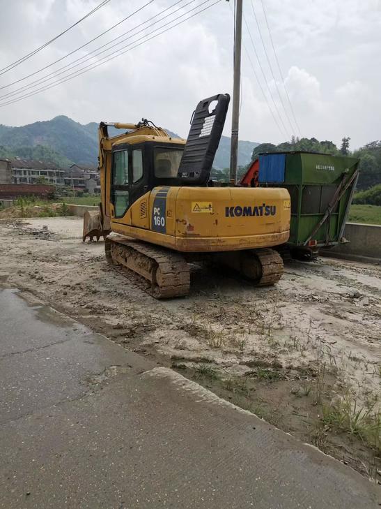 Buy Komatsu PC130-7 Used Excavator / 1