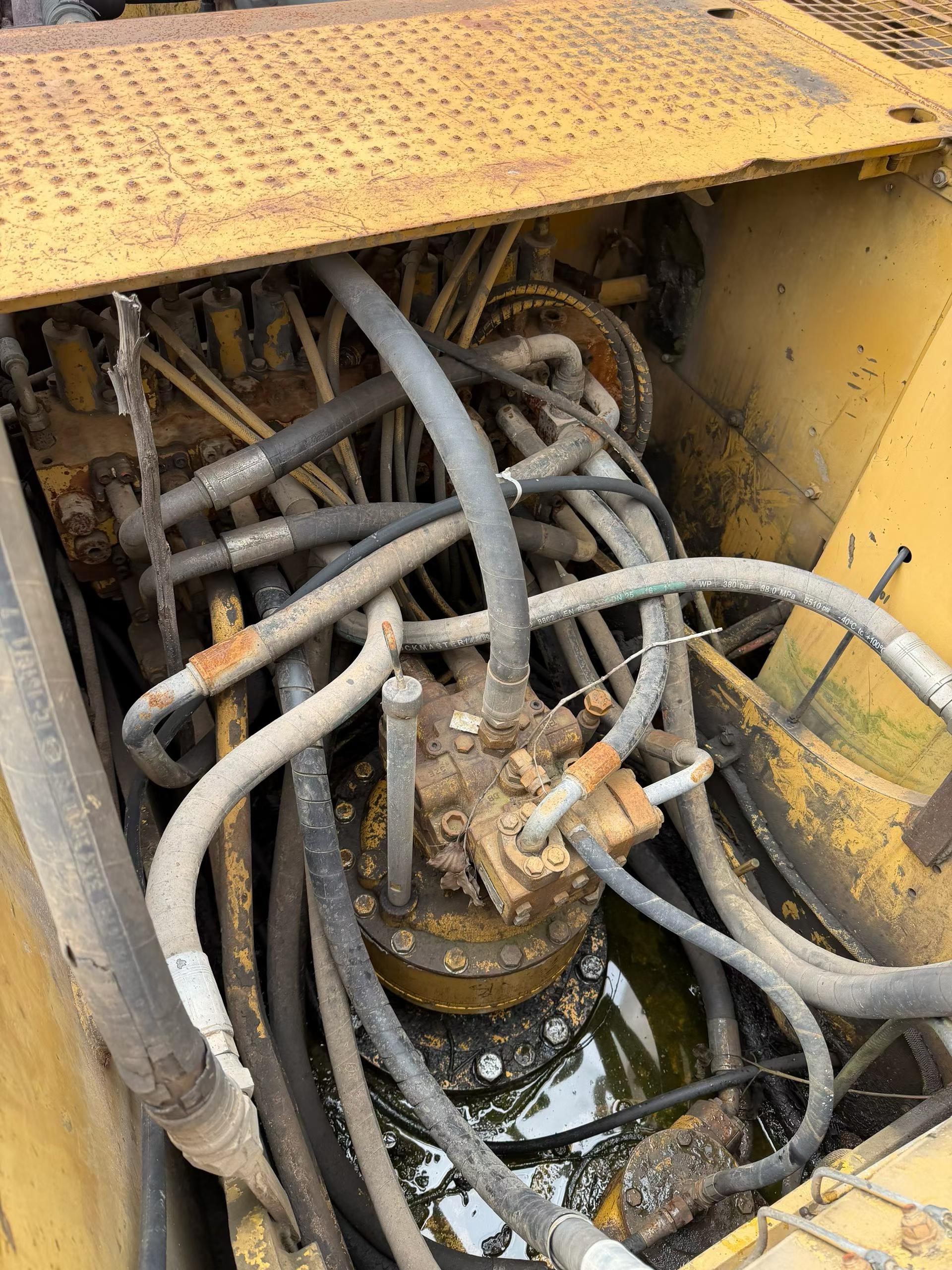 Buy Caterpillar 320C Used Excavator / 6
