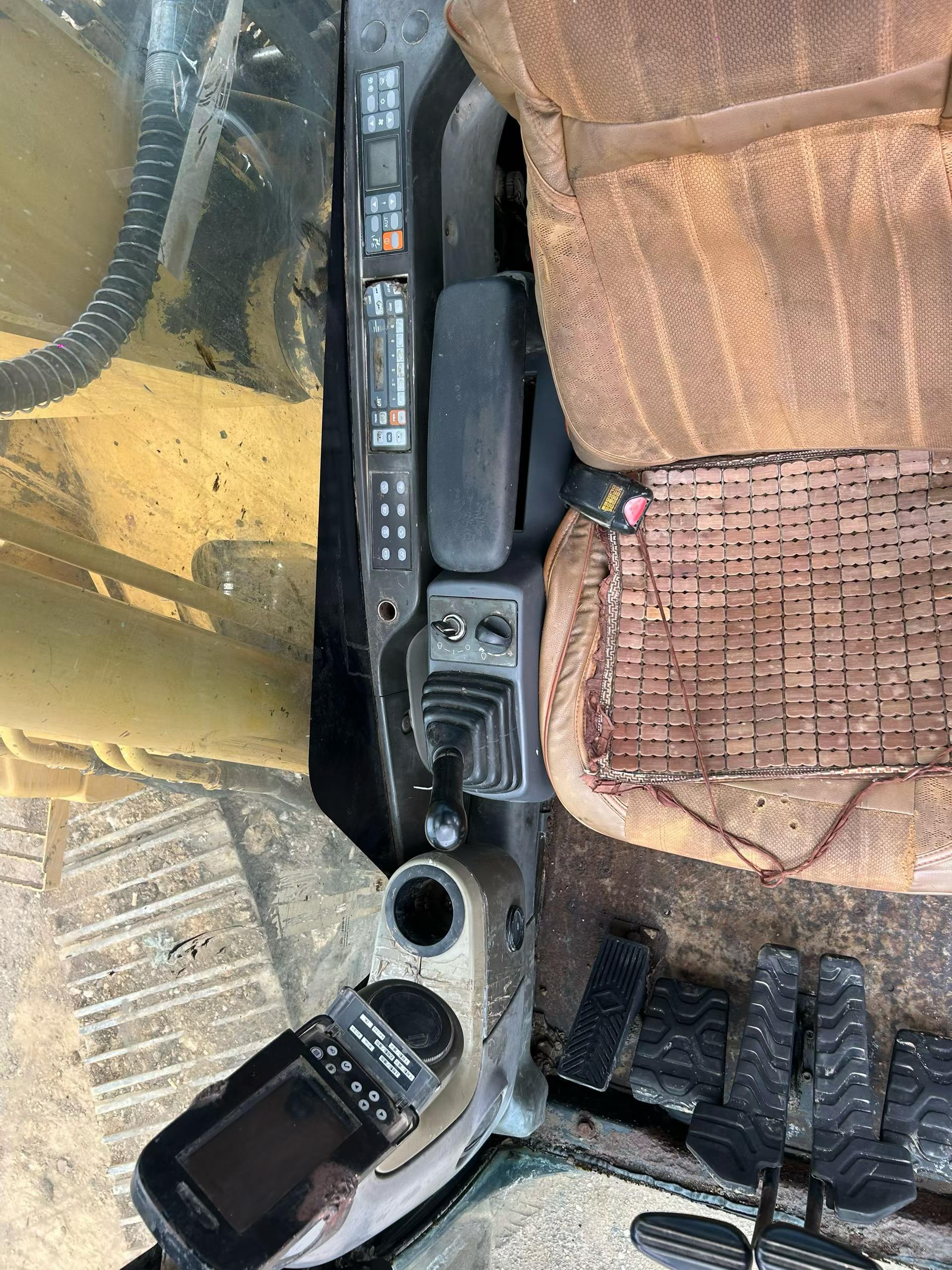 Buy Caterpillar 320D Used Excavator / 4 Buy Caterpillar 320D Used Excavator / 4