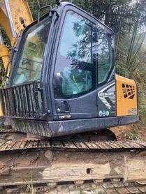 Buy Kato HD512-6 Used Excavator / 2 Buy Kato HD512-6 Used Excavator / 2
