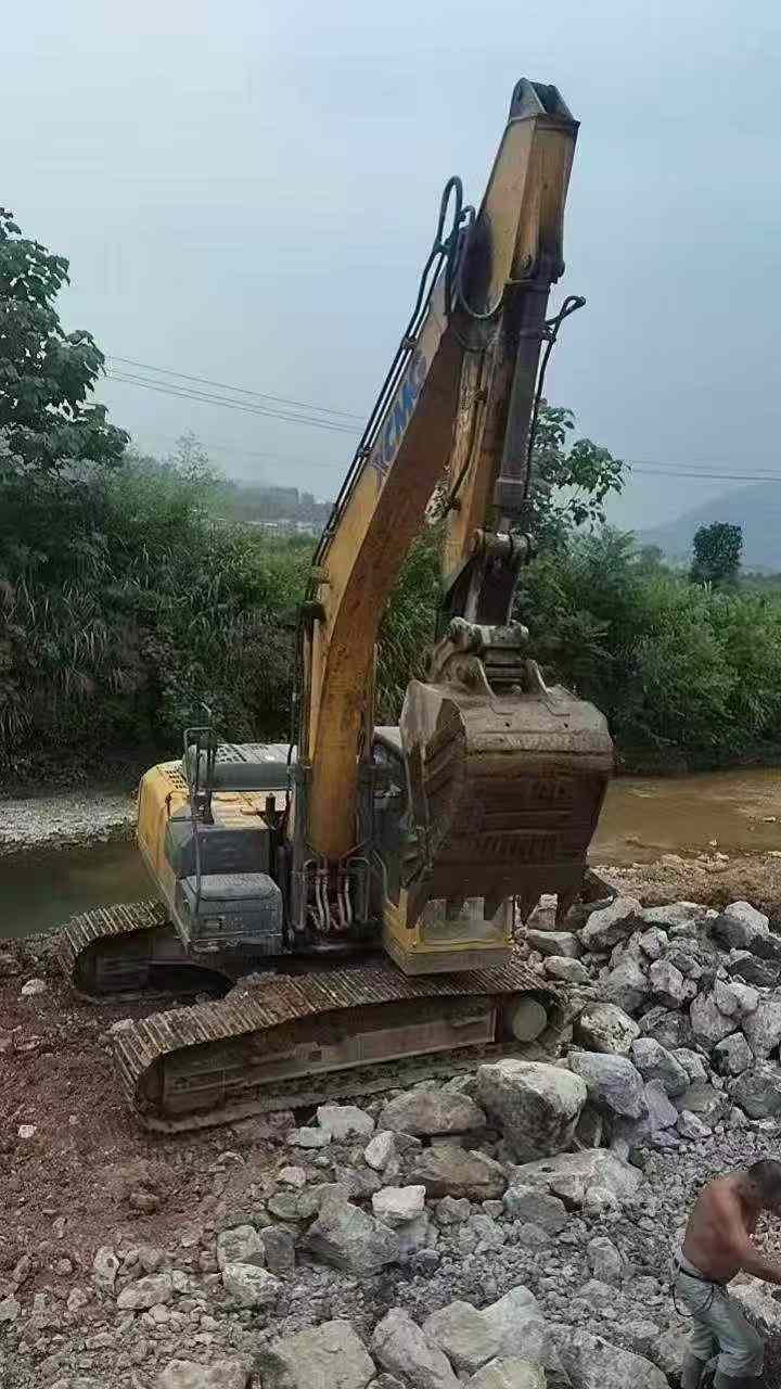 Buy XCMG XE200 Used Excavator / 9 Buy XCMG XE200 Used Excavator / 9