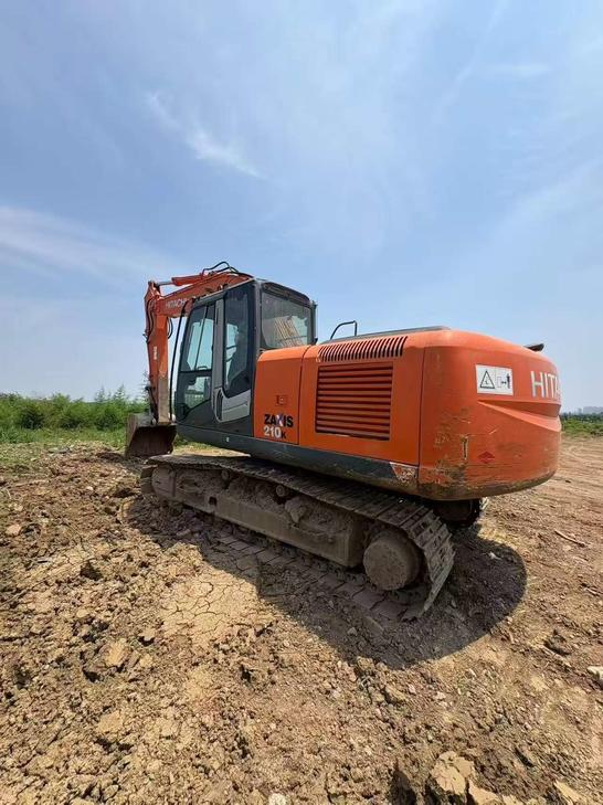 Buy Hitachi ZX210K Used Excavator / 1