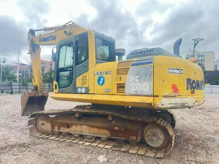 Buy Komatsu PC200-8 Used Excavator / 1