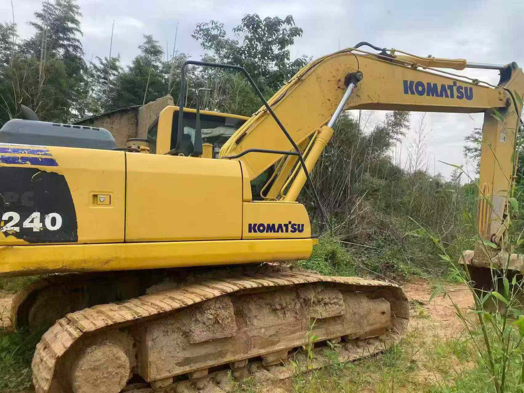 Buy Komatsu PC200 Used Excavator / 2
