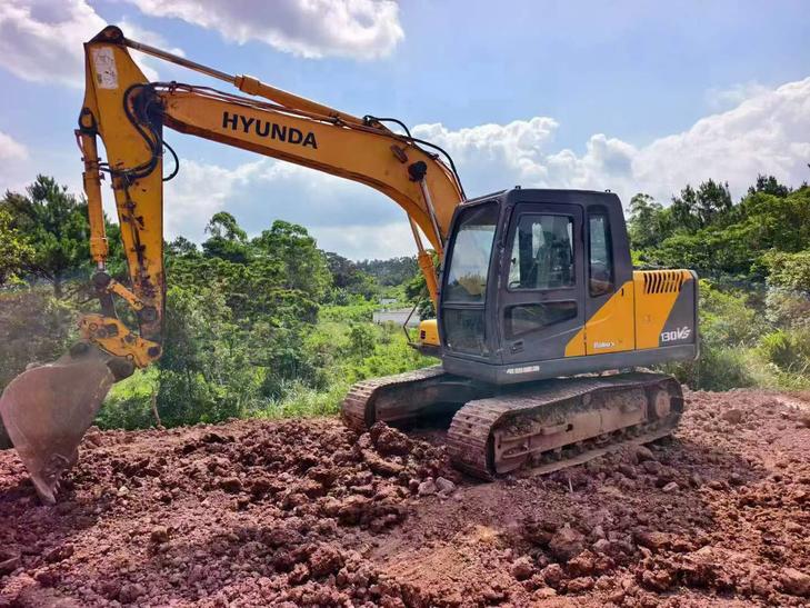 Buy Hyundai R110-7 Used Excavator / 1