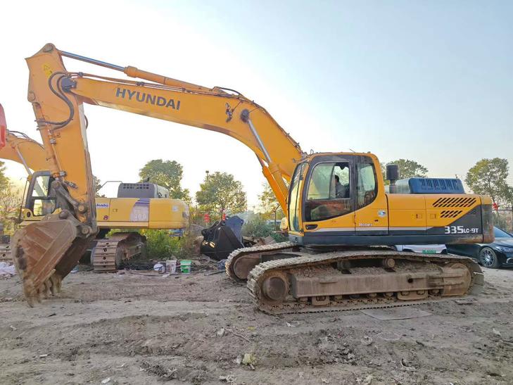 Buy Hyundai R335-7 Used Excavator / 1