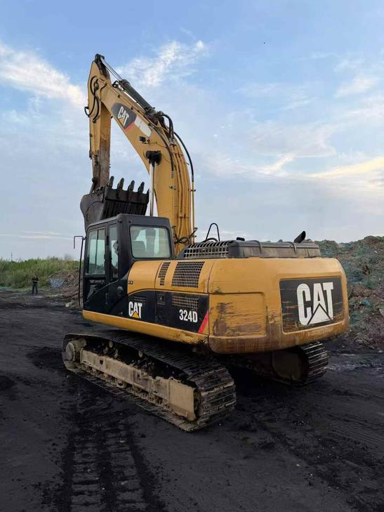 Buy Caterpillar 324D Used Excavator / 1