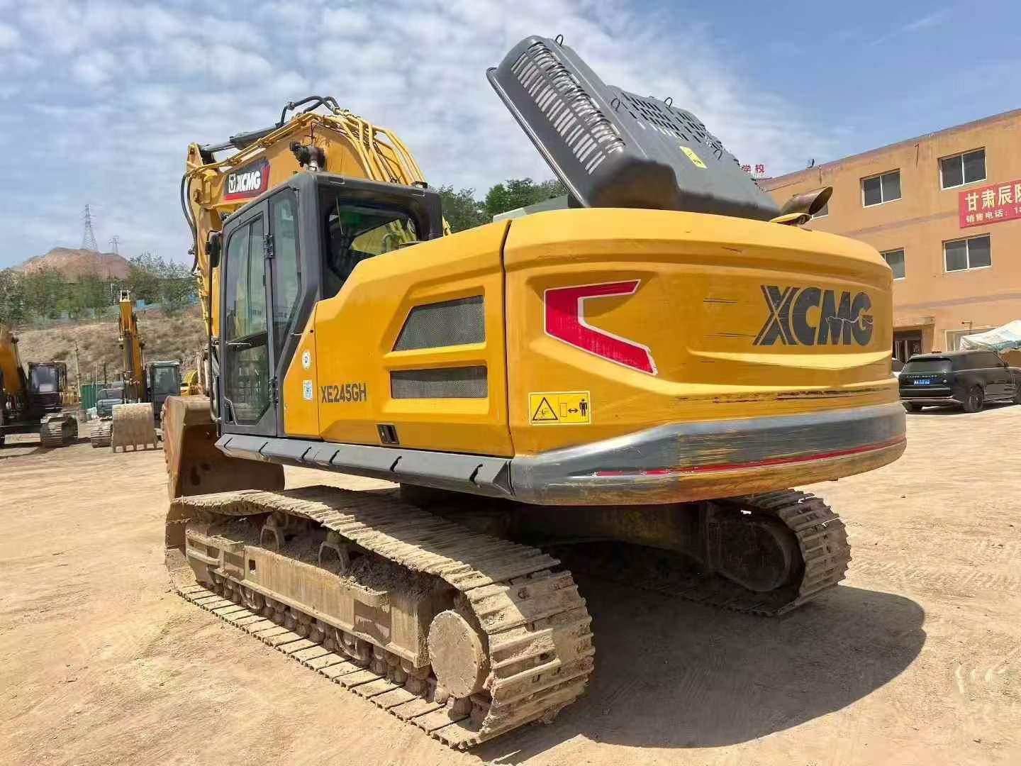 Buy XCMG XE245D Used Excavator / 4