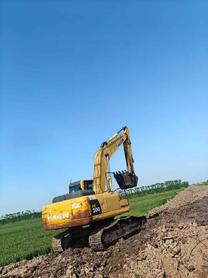 Buy Komatsu PC200-8 Used Excavator / 2 Buy Komatsu PC200-8 Used Excavator / 2