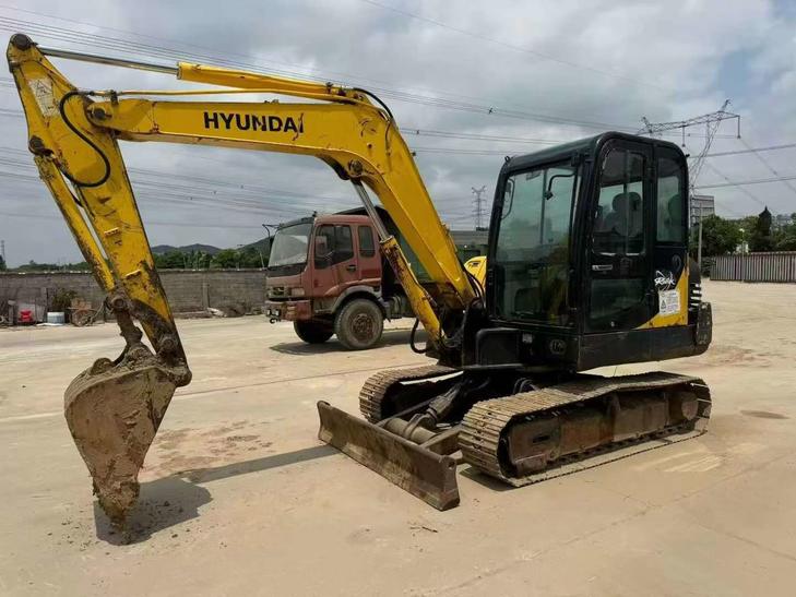 Buy Hyundai HX60 Used Excavator / 1