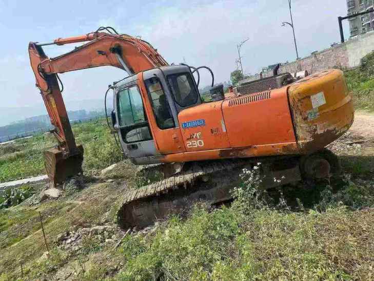 Buy Hitachi EX230 Used Excavator / 1