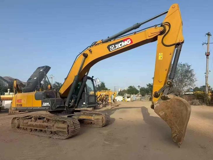 Buy XCMG XE245D Used Excavator / 1