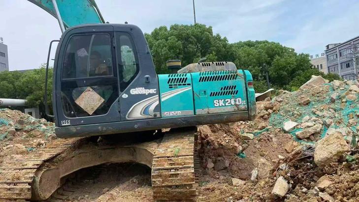 Buy Kobelco SK210 Used Excavator / 1