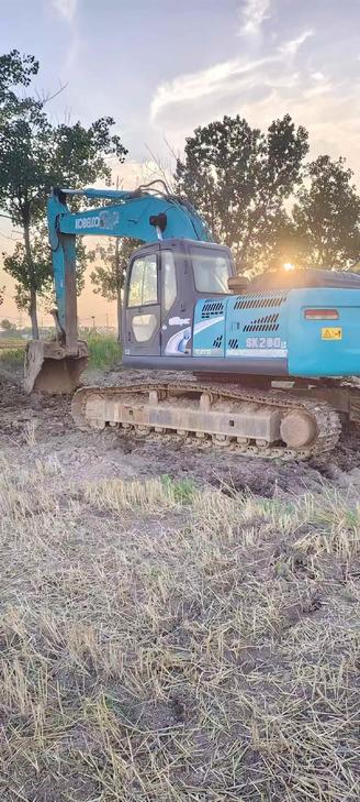 Buy Kobelco SK260 Used Excavator / 1