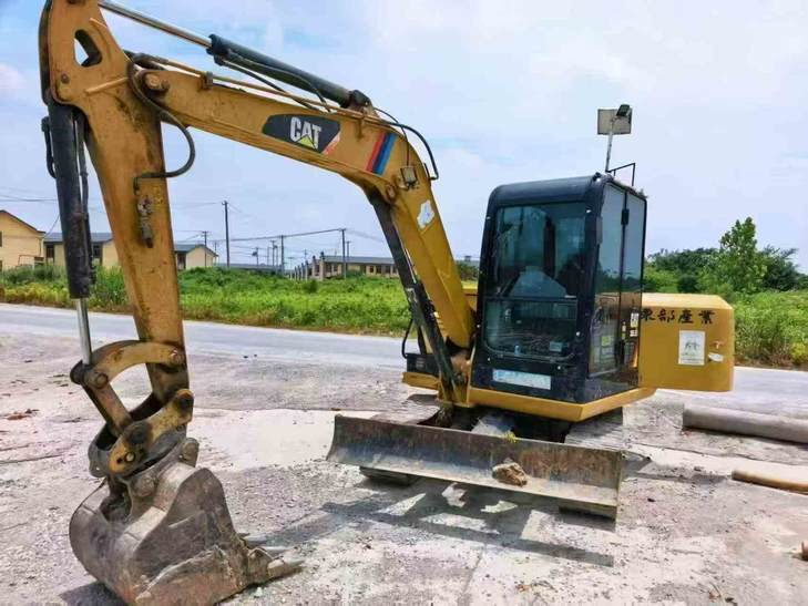 Buy Caterpillar 305.5 Used Excavator / 1