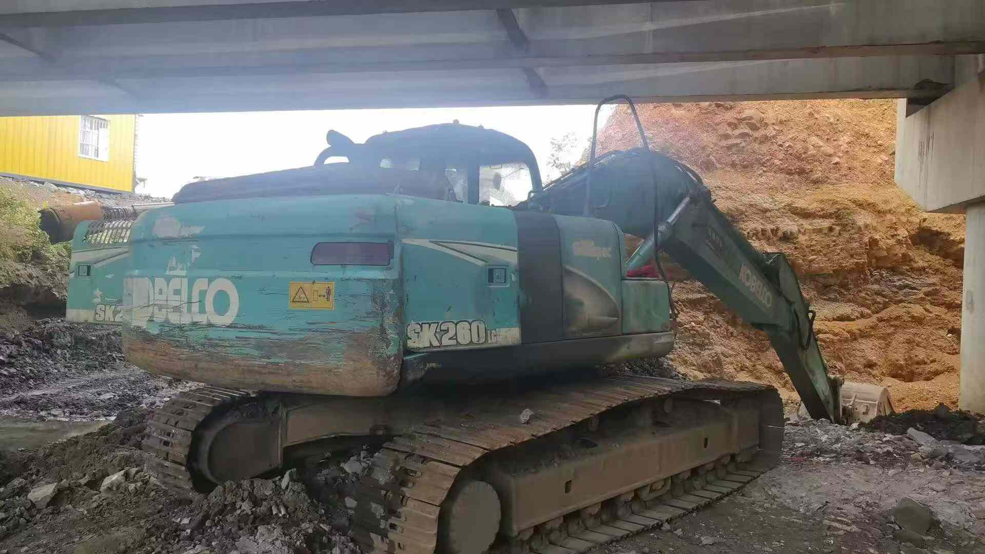 Buy Kobelco SK210 Used Excavator / 4