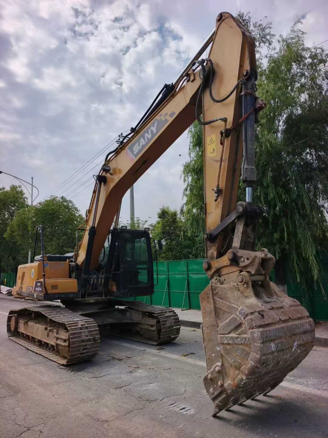 Buy Sany SY205C Used Excavator / 2
