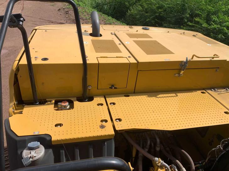 Buy Caterpillar 323 Used Excavator / 1