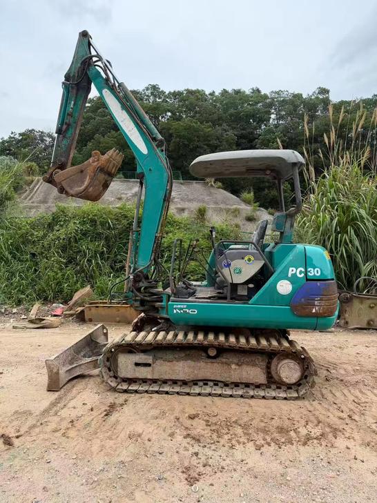 Buy Komatsu PC30-7 Used Excavator / 1