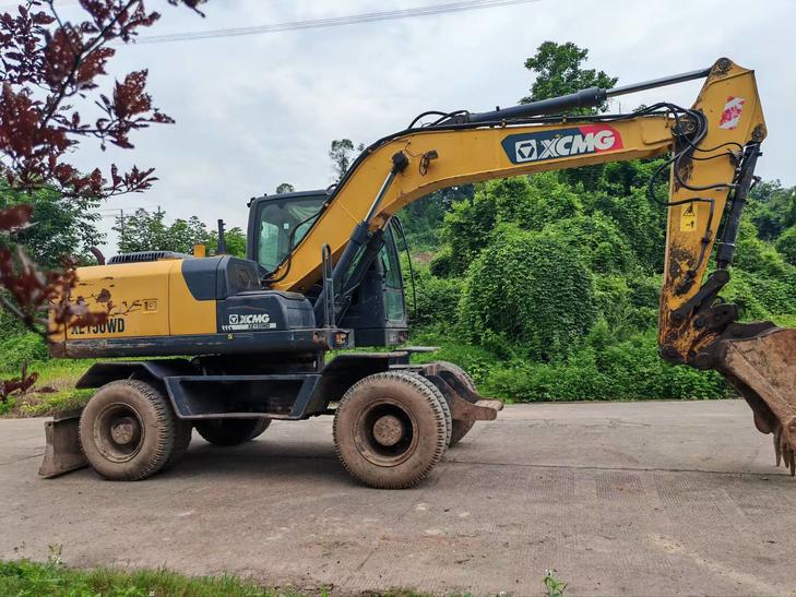 Buy XCMG XE150 Used Excavator / 1