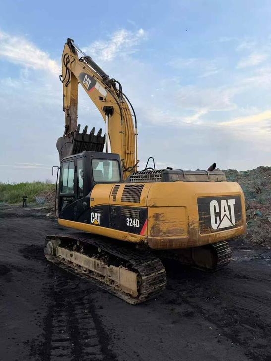 Buy Caterpillar 324D Used Excavator / 1