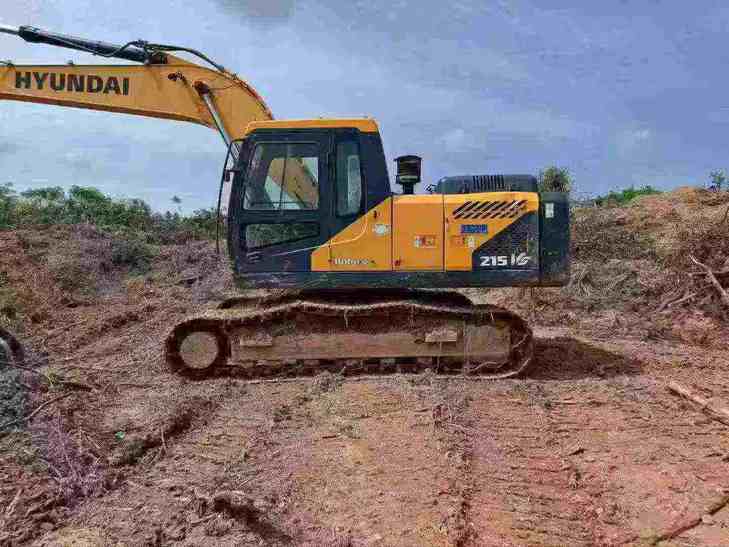 Buy Hyundai R215VS Used Excavator / 1