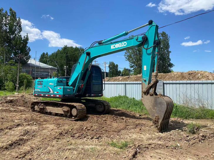 Buy Kobelco SK140 Used Excavator / 1