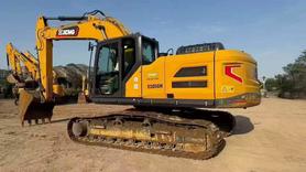 Buy XCMG XE245D Used Excavator / 3 Buy XCMG XE245D Used Excavator / 3