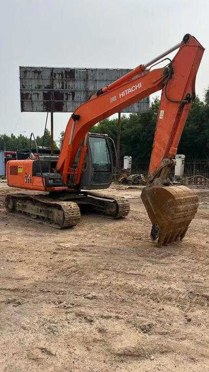 Buy Hitachi EX130 Used Excavator / 1