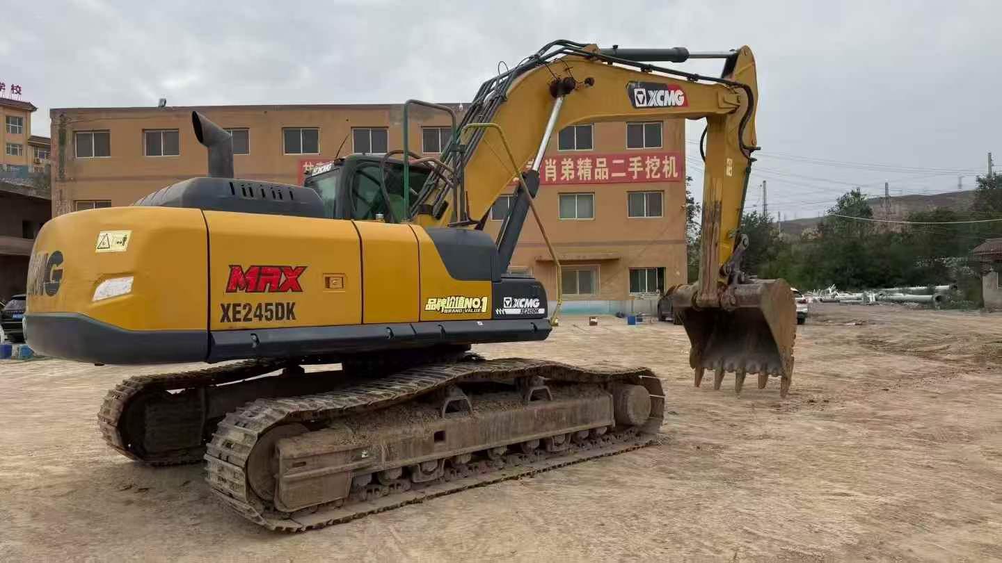 Buy XCMG XE245D Used Excavator / 3