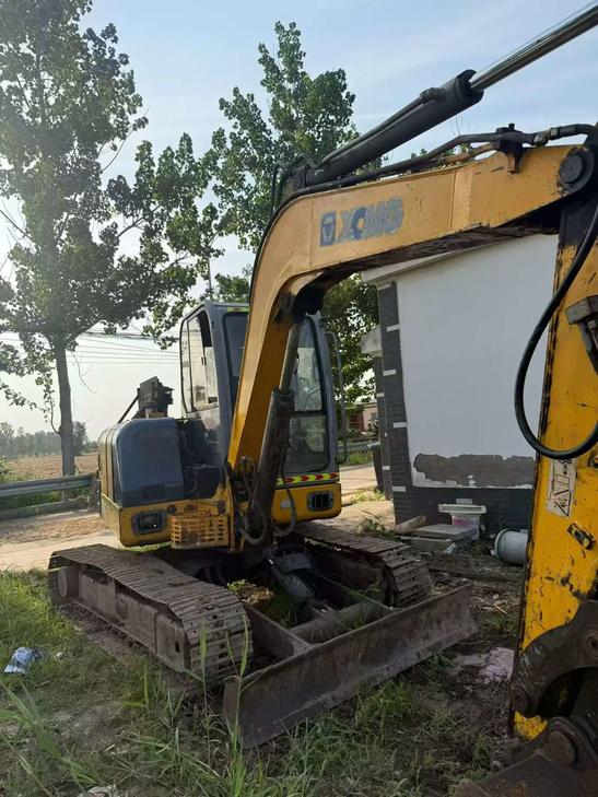 Buy XCMG XE65D Used Excavator / 1