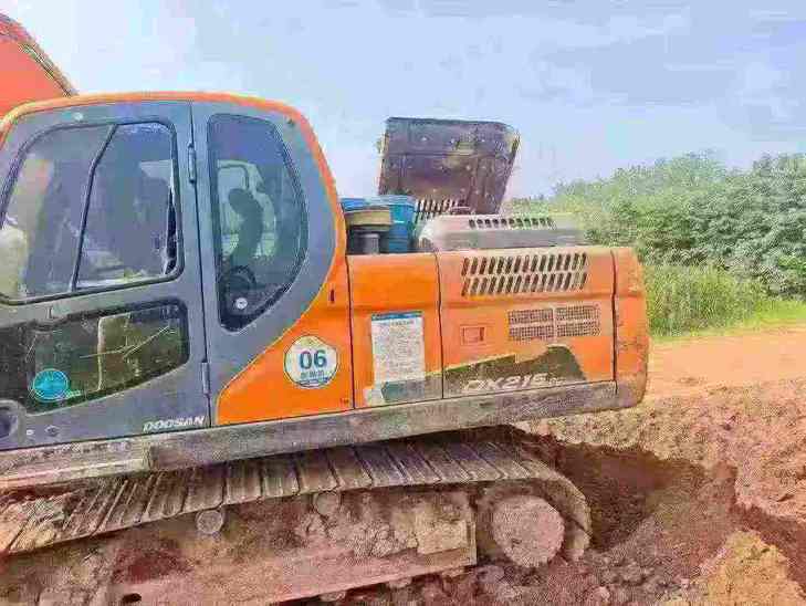 Buy Doosan DX215-9C Used Excavator / 1