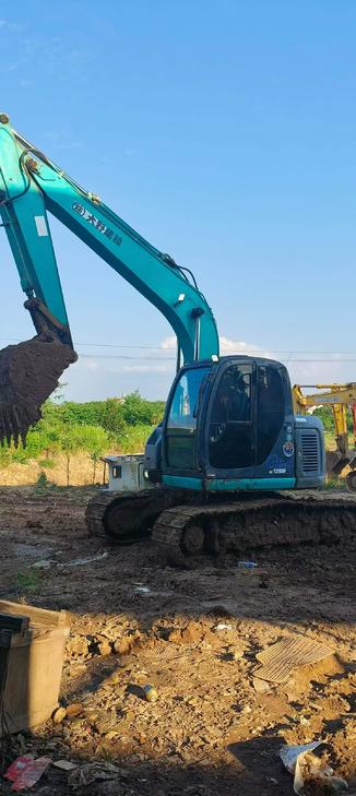 Buy Kobelco SK135 Used Excavator / 1