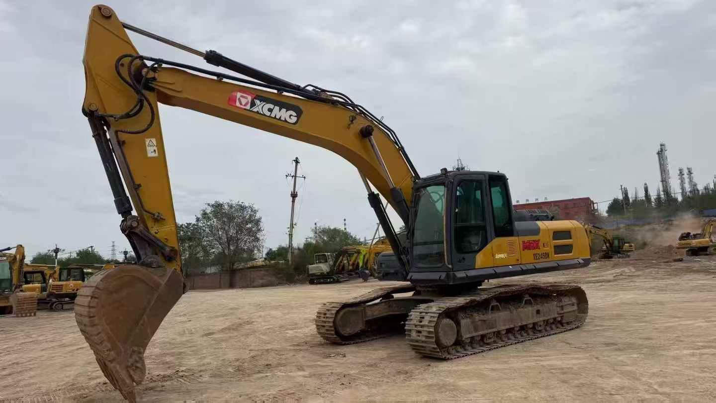 Buy XCMG XE245D Used Excavator / 2