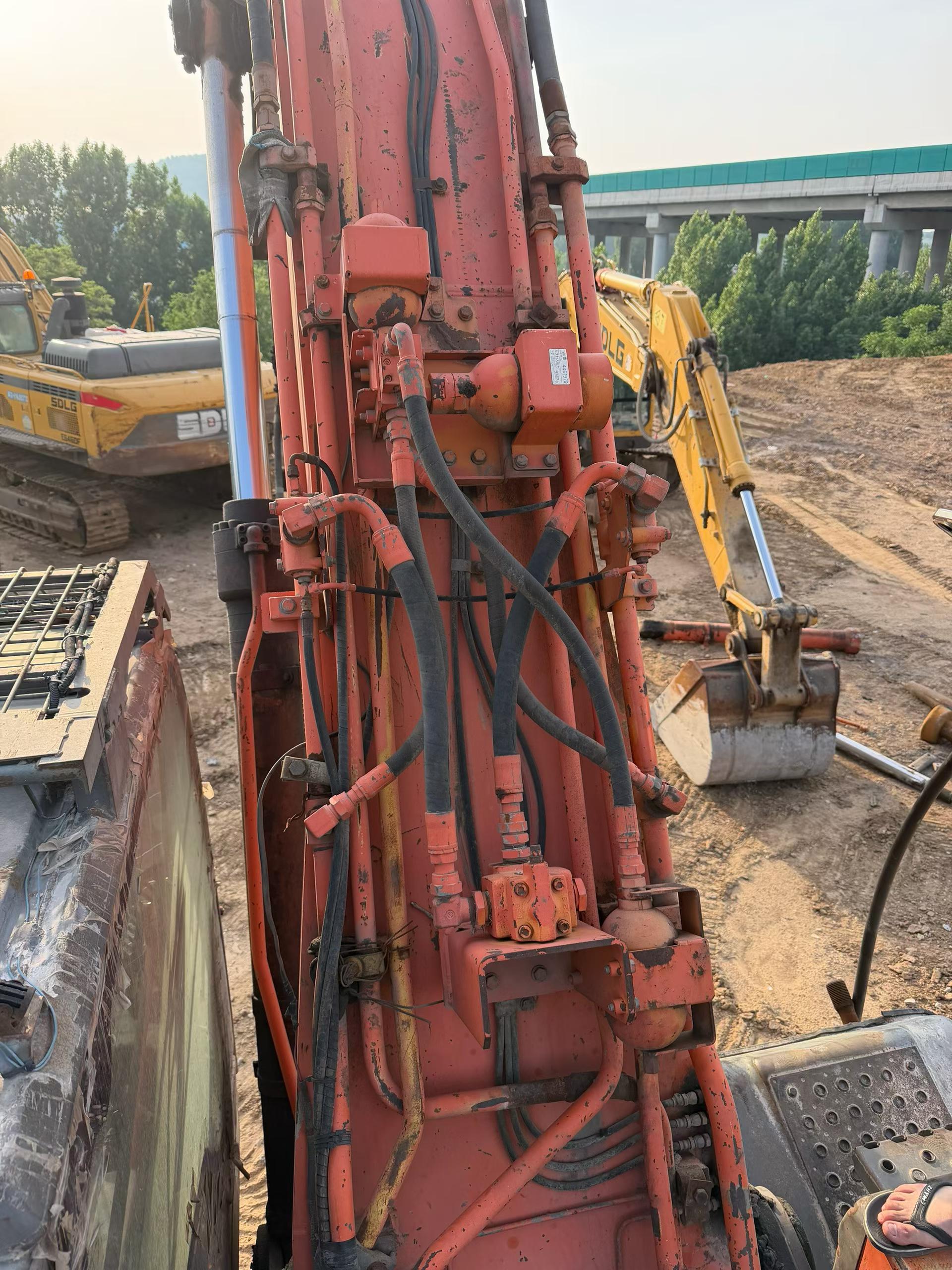 Buy Hitachi EX350 Used Excavator / 2