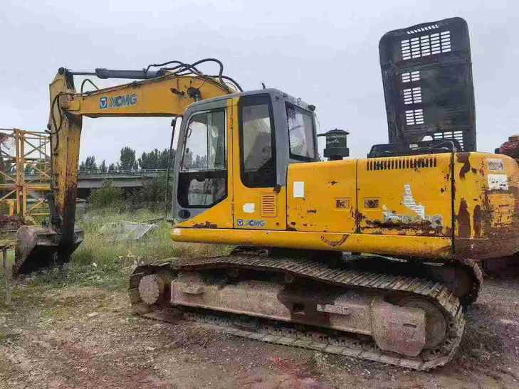 Buy XCMG XE215 Used Excavator / 1