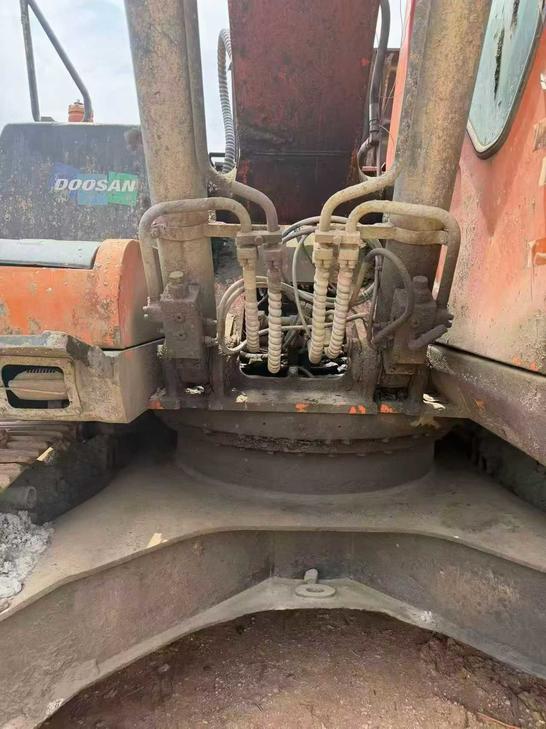 Buy Doosan DH225-7 Used Excavator / 1