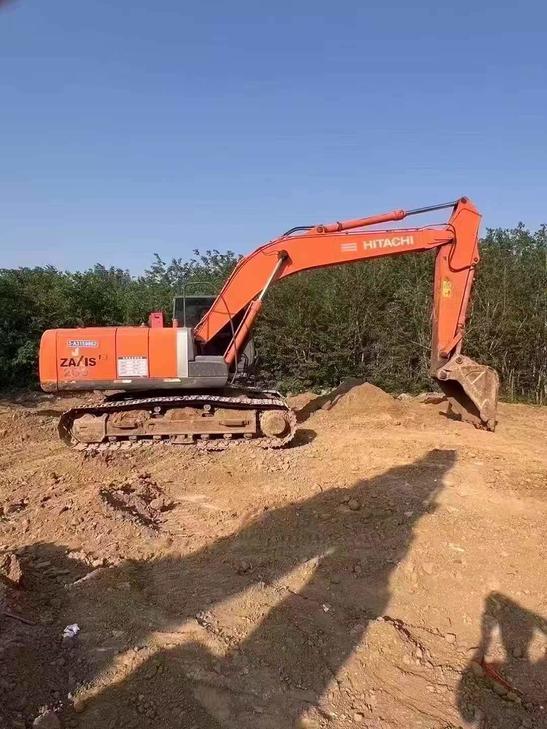 Buy Hitachi EX200-3 Used Excavator / 1
