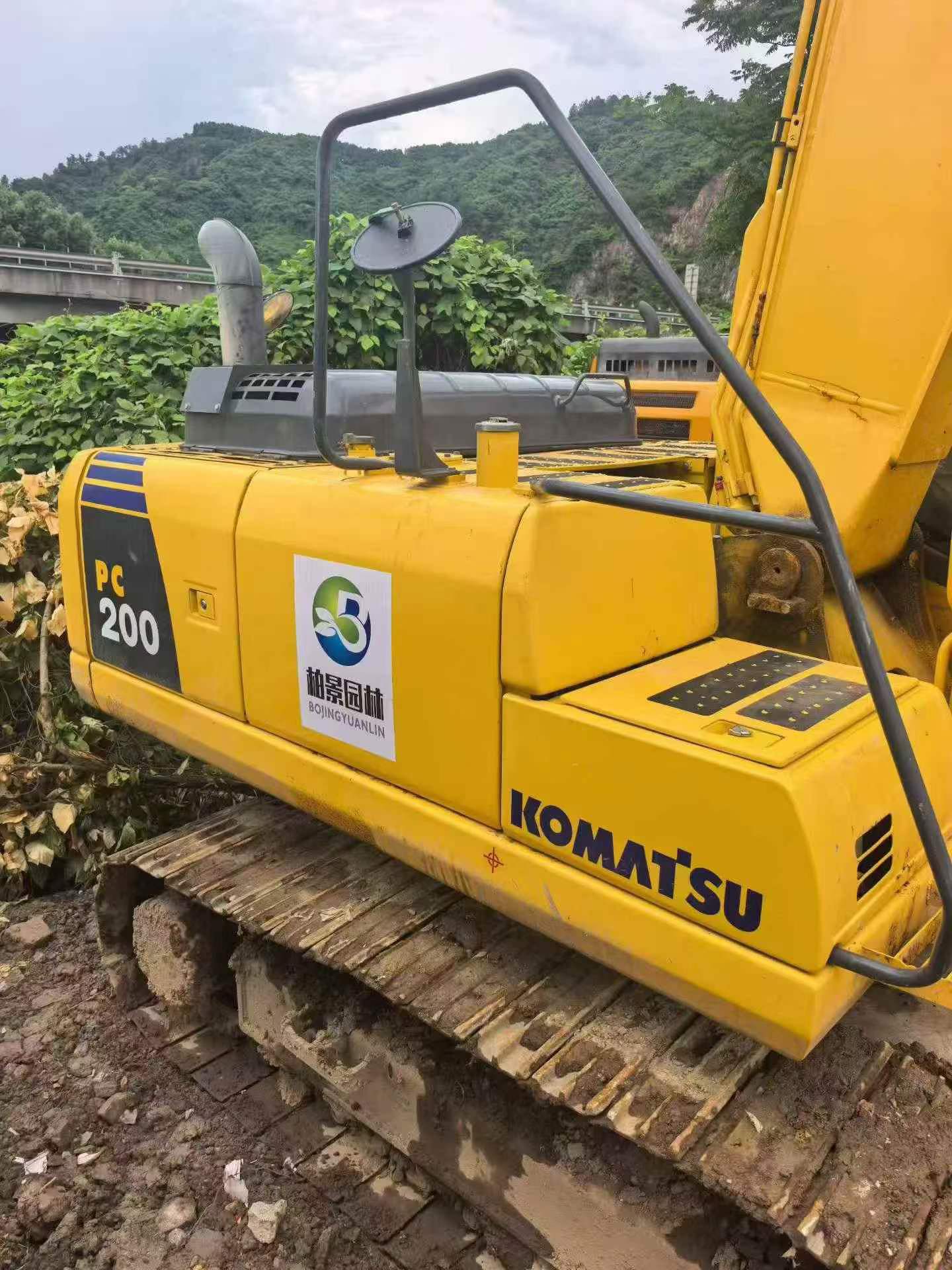 Buy Komatsu PC200 Used Excavator / 2