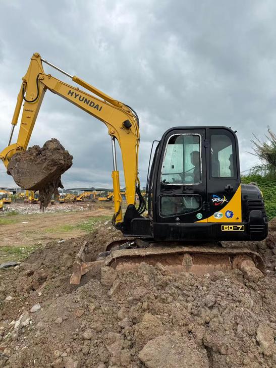 Buy Hyundai HX60 Used Excavator / 1