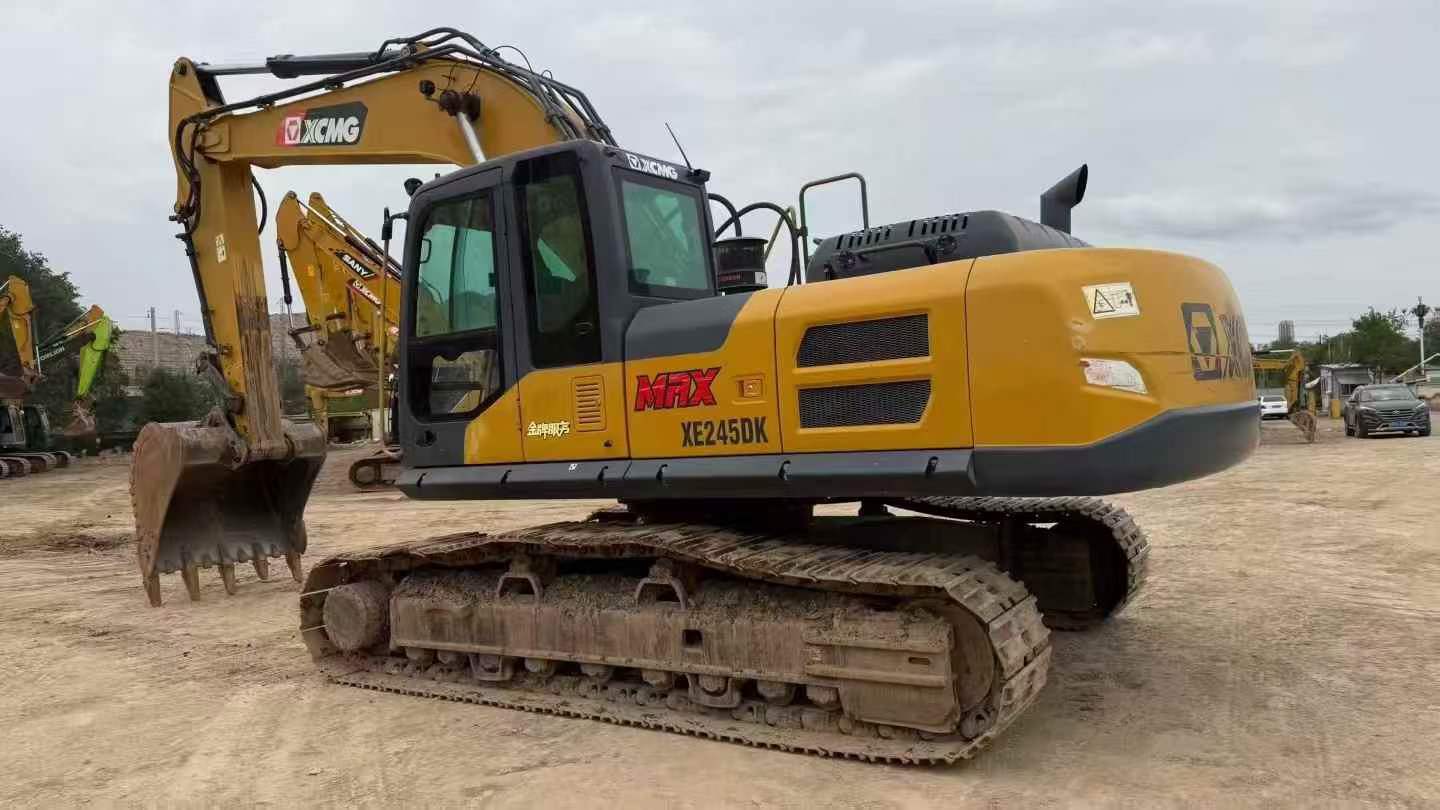 Buy XCMG XE245D Used Excavator / 4