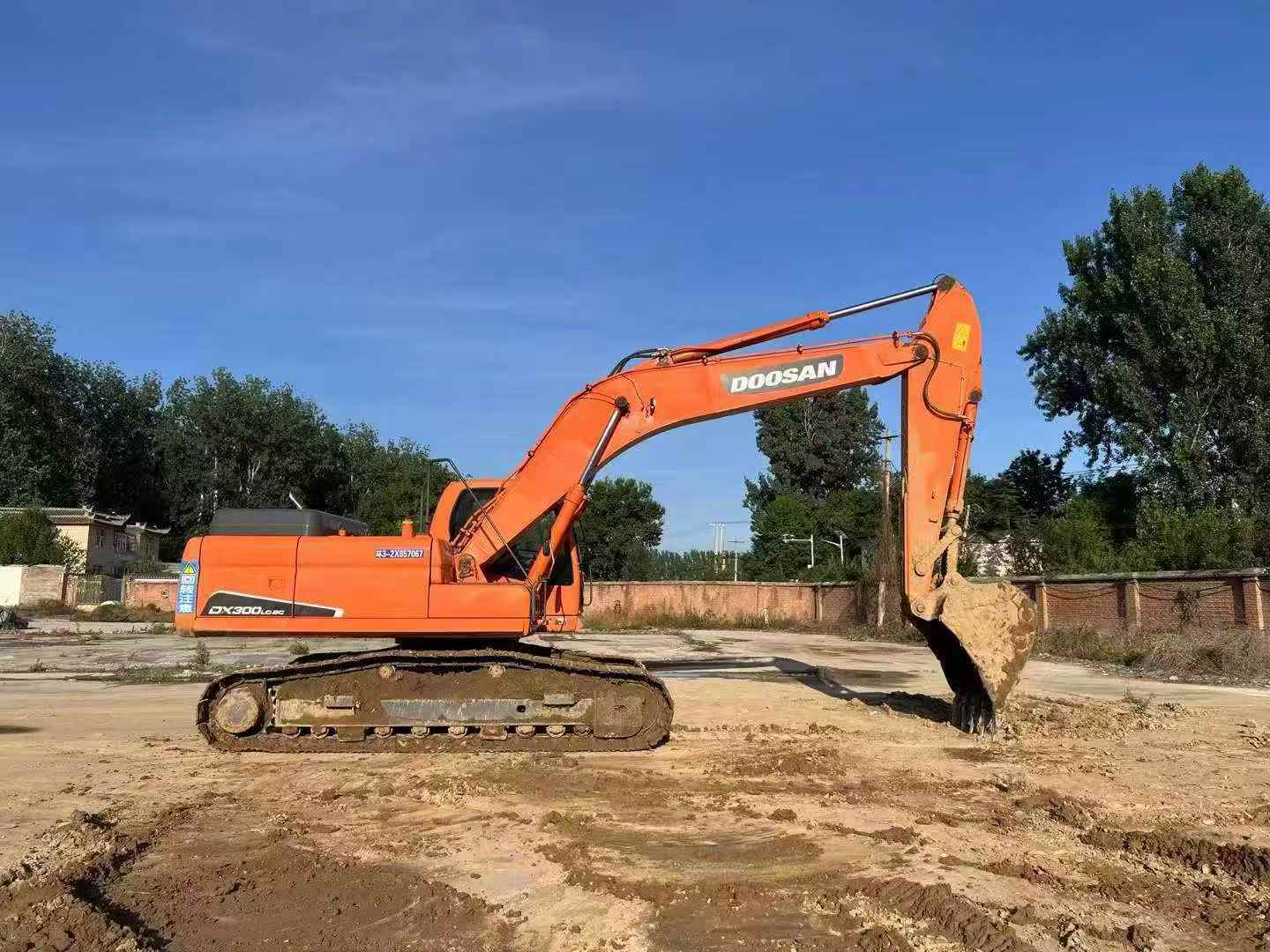 Buy Doosan DX260LC Used Excavator / 4