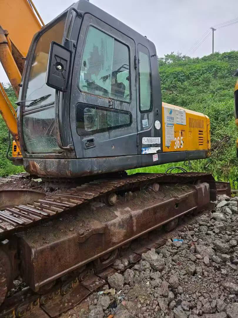 Buy Hyundai R305LVS Used Excavator / 4