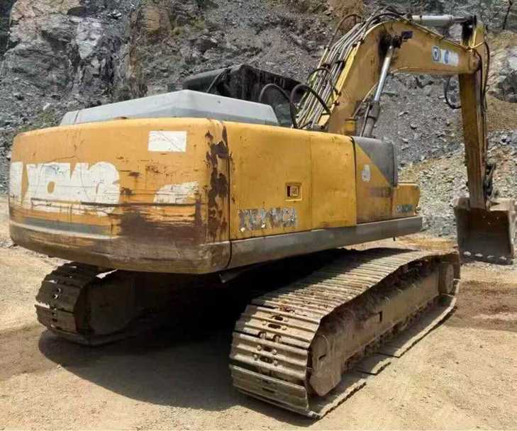 Buy XCMG XE215 Used Excavator / 1