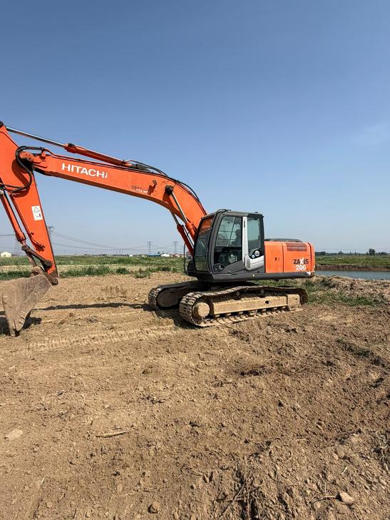 Buy Hitachi EX200 Used Excavator / 1