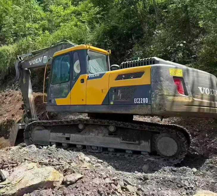 Buy Volvo EC200D Used Excavator / 1