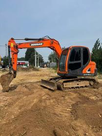 Buy Doosan DX75-9C Used Excavator / 3 Buy Doosan DX75-9C Used Excavator / 3