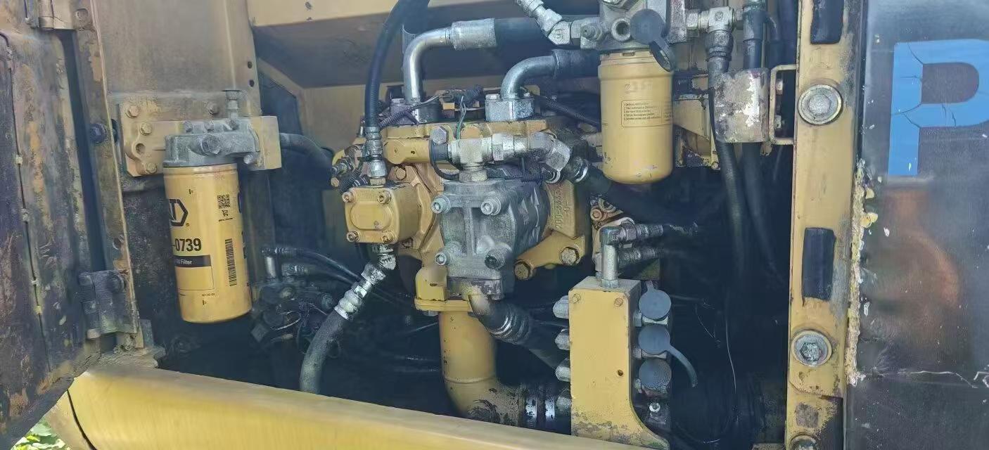 Buy Caterpillar 320D Used Excavator / 4