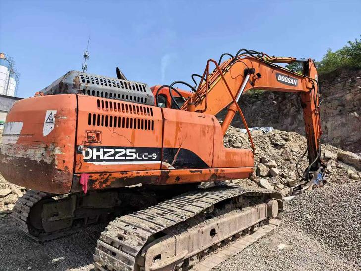 Buy Doosan DH225-9 Used Excavator / 1